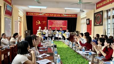 Hội nghị Công bố Quyết định sáp nhập chi bộ trường tiểu học và trung học cơ sở Dương Quang
